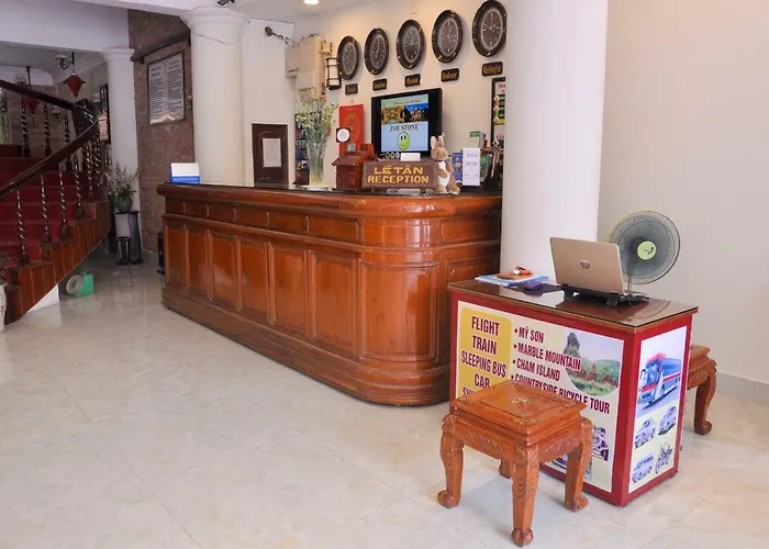 Hotel with pool: Nhi Nhi Hotel